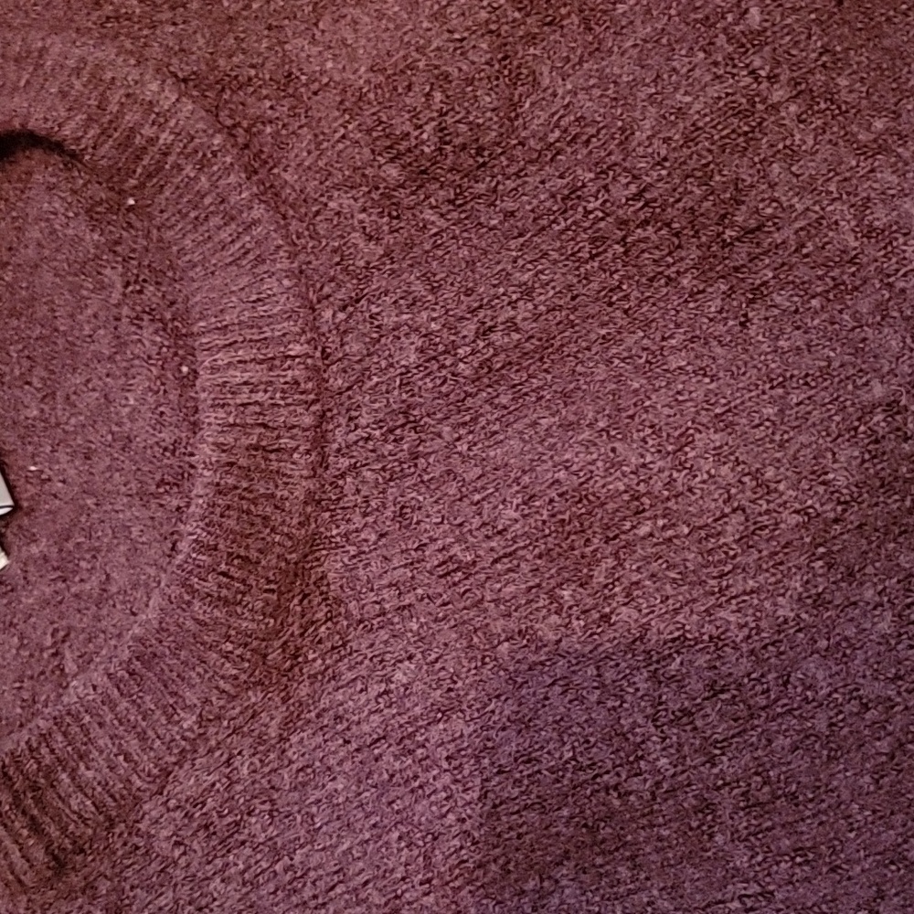 Old Navy Women's Split Hem Crewneck Sweater Size M Burgundy - Picture 3 of 5